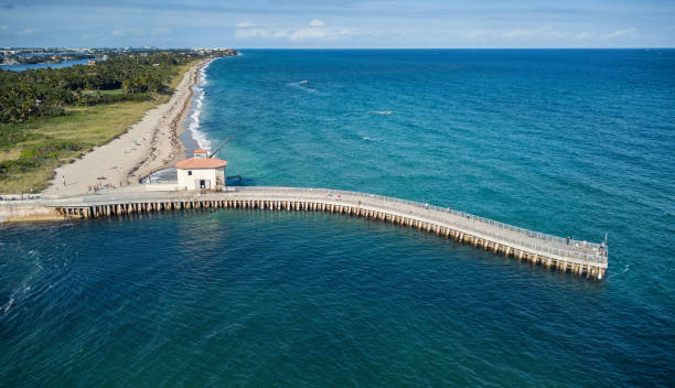 boynton beach inlet - meeresarm stock-fotos und bilder