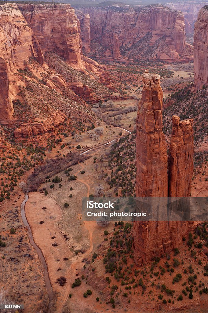 Spider Rock Canyon De Chelly - Foto de stock de Acantilado libre de derechos