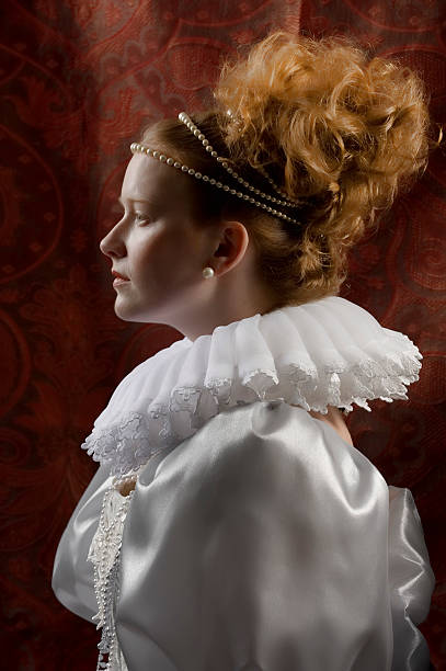 queen elizabeth - renaissance women queen fashion photos et images de collection