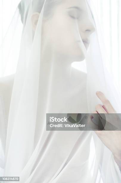 Weiße Schleier Stockfoto und mehr Bilder von Eine Frau allein - Eine Frau allein, Vorhang, Textilien