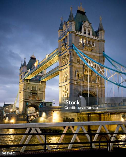 Tower Bridge - zdjęcia stockowe i więcej obrazów Anglia - Anglia, Architektura, Bez ludzi