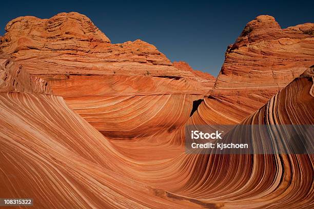 Foto de O Wave Em Coyote Buttes Com Variadas Formas e mais fotos de stock de The Swirl - The Swirl, Arizona, Coyote Buttes