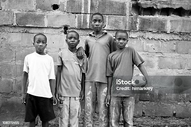 Niños Africanos Foto de stock y más banco de imágenes de África - África, Niño, Adolescente