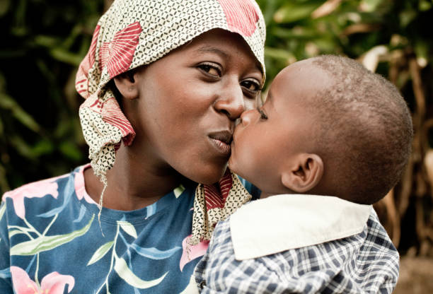 Africana mãe & Retrato de crianças - foto de acervo