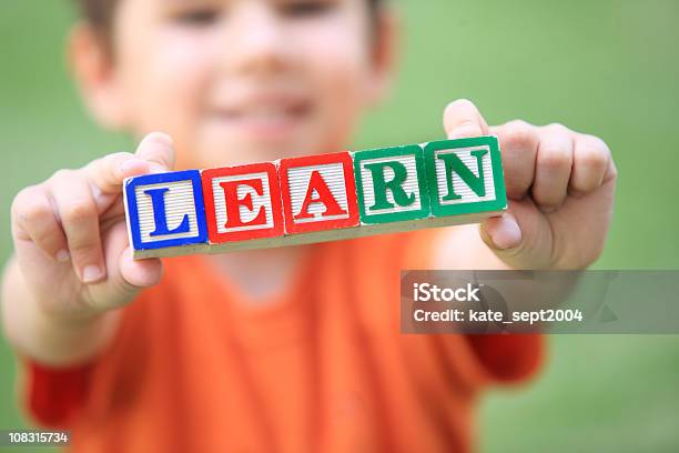 A Educação É Liberdade - Fotografias de stock e mais imagens de Alfabeto - Alfabeto, Ao Ar Livre, Aprender