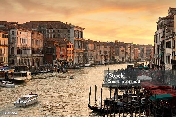 Большой Канал Венеции На Закате — стоковые фотографии и другие картинки Большой город - Большой город, Вапоретто, Венеция - Италия