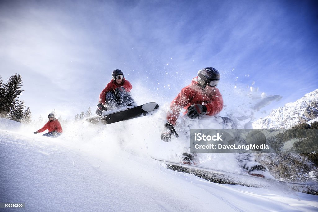 Backcountry practicante de snowboard - Foto de stock de Snowboard libre de derechos