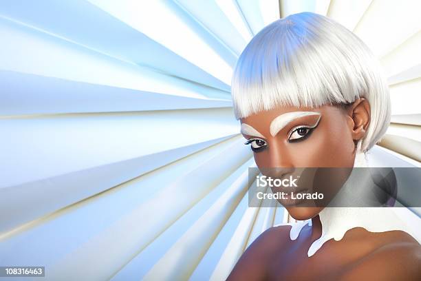 Foto de Branco Maquiagem e mais fotos de stock de Mulheres - Mulheres, Origem Africana, Peruca