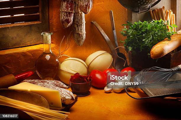 Italienische Küche Stockfoto und mehr Bilder von Alt - Alt, Antiquität, Essen zubereiten