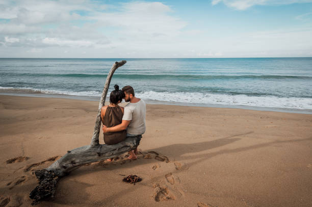 istock Couple hugging by the sea 1083197058