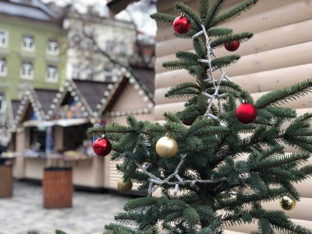 istock Christmas market 1083271344