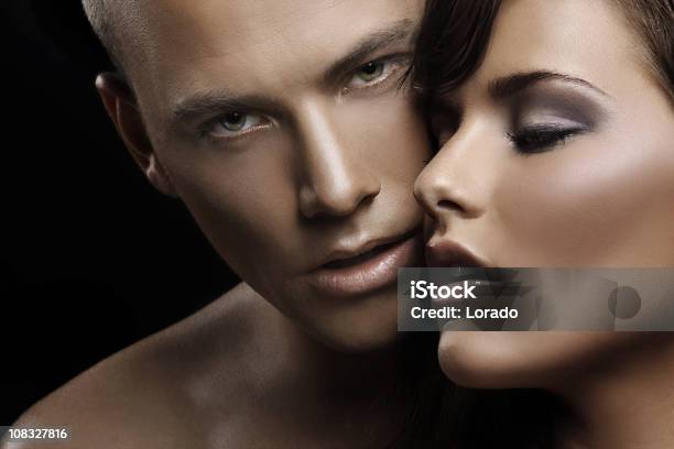 Casal Sensual Em Amor - Fotografias de stock e mais imagens de Casal - Casal, Sensualidade, Fotografia de Estúdio