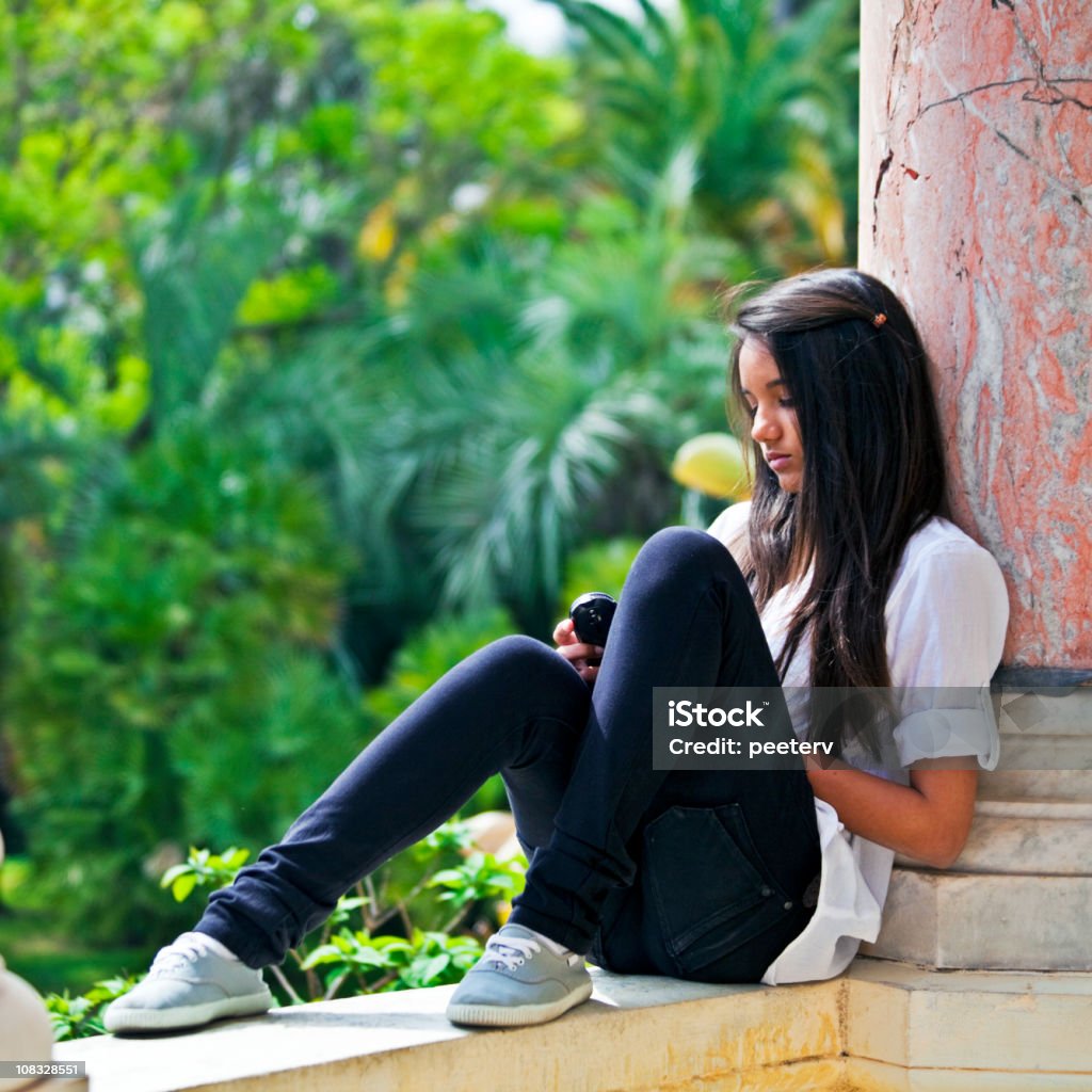 Adolescente com telefone"" - Foto de stock de Adolescente royalty-free