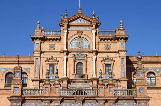 facciata di un palazzo barocco in plaza de espana - spain plaza de espana europe town square foto e immagini stock