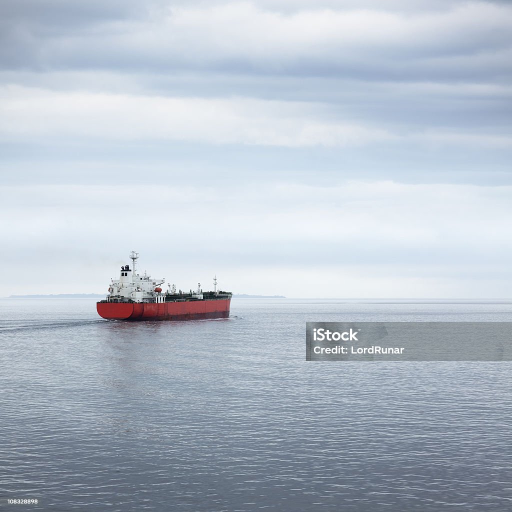 Embarcación Industrial en el mar - Foto de stock de Buque tanque libre de derechos