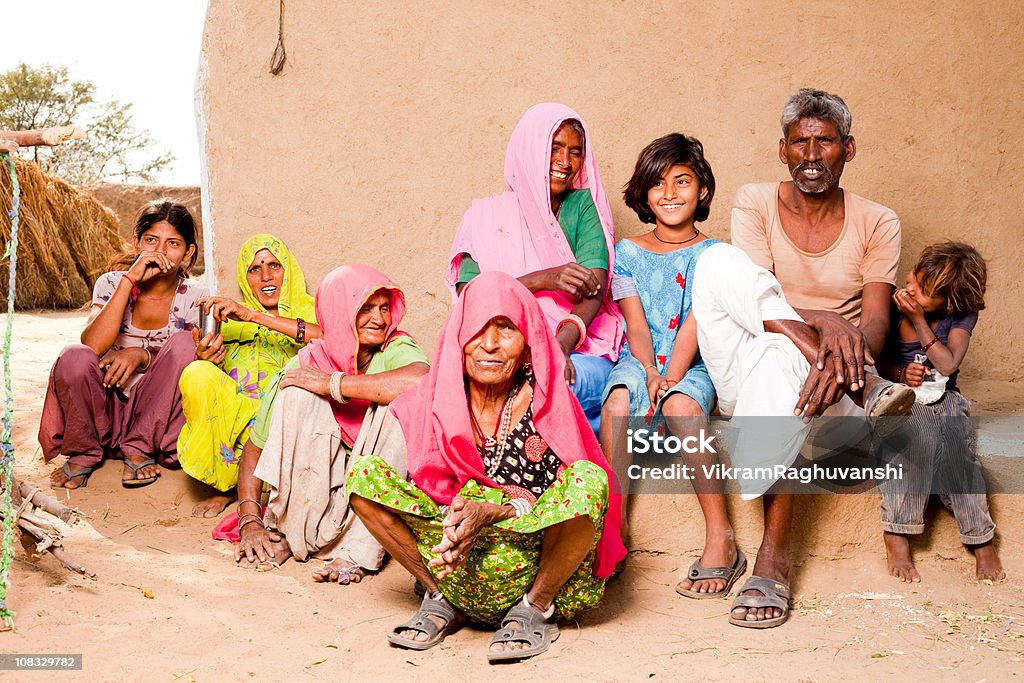 Rajastão tradicional indiano Rural pessoas família em uma aldeia - Royalty-free Índia Foto de stock