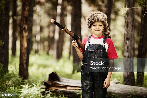 Junge Boone Stockfoto und mehr Bilder von 6-7 Jahre - 6-7 Jahre, Abenteuer, Altertümlich