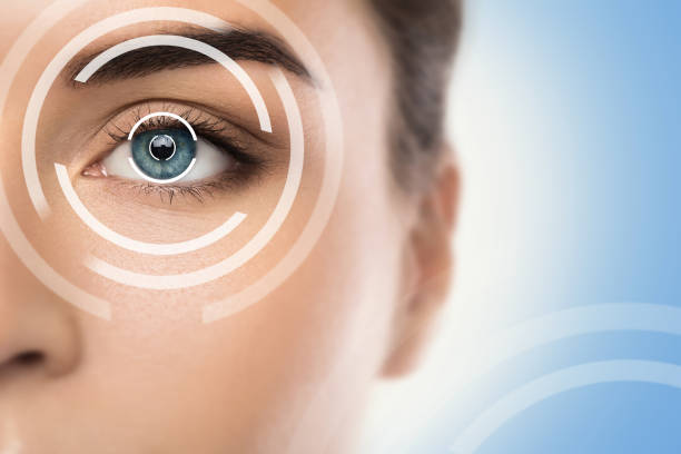 концепции лазерной хирургии глаза или проверки остроты зрения - зрение стоковые фото и изображения