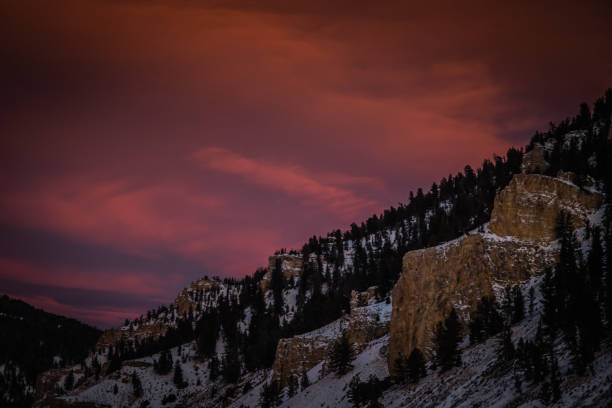 gallatin canyon rosa - sunrise landscape bozeman montana foto e immagini stock