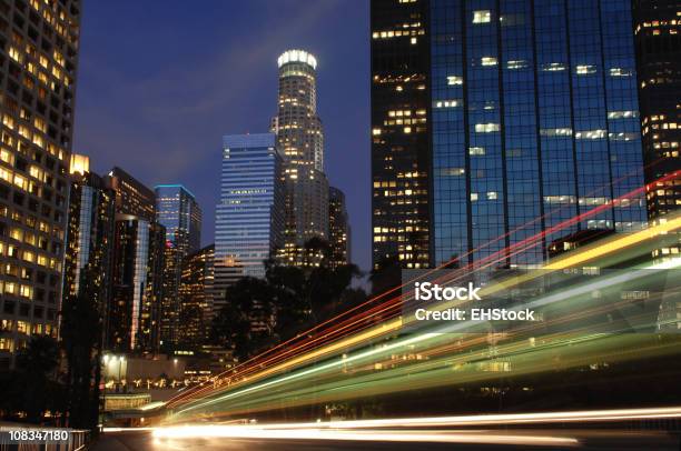 Los Angeles Skyline Bei Nacht Stockfoto und mehr Bilder von Architektur - Architektur, Außenaufnahme von Gebäuden, Bankenviertel