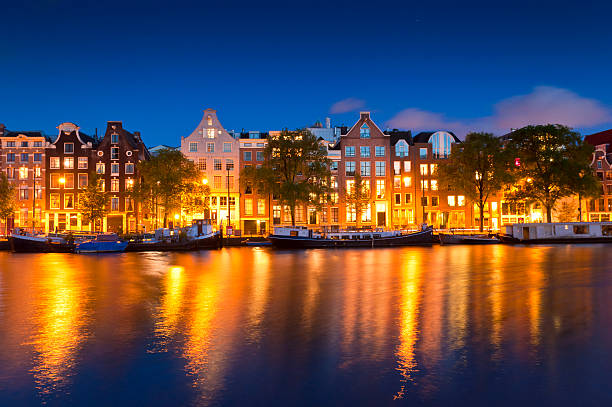 istock Starry night, tranquil canal scene, Amsterdam, Holland 108347885