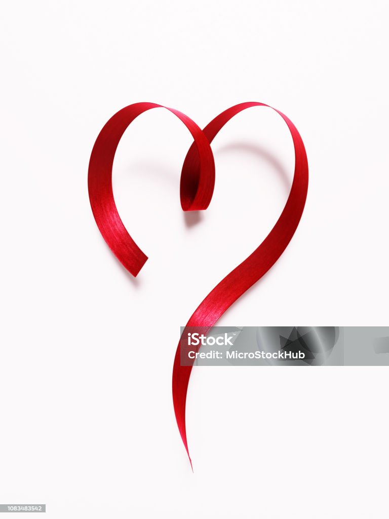Ruy Băng Đỏ Hình Thành Hình Trái Tim Trên Nền Trắng Khái Niệm Ngày ...