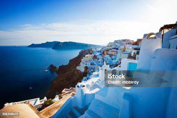 Wyspa Santorini O Zachodzie Słońca - zdjęcia stockowe i więcej obrazów Oia - Santorini - Oia - Santorini, Architektura, Bez ludzi