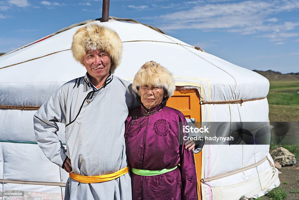 Mongol Casal no vestuário nacional - Royalty-free Adulto Foto de stock