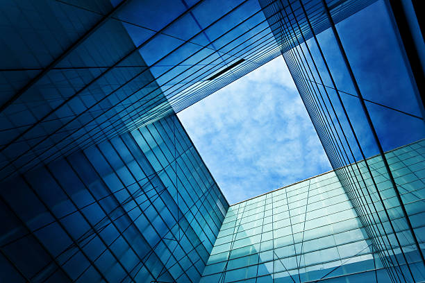 arquitectura moderna de vidrio - futurista fotos fotografías e imágenes de stock