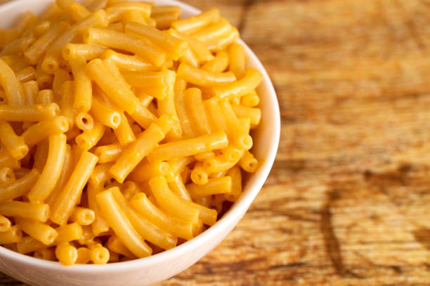 istock Classic Boxed Mac and Cheese in a White Bowl 1083507136