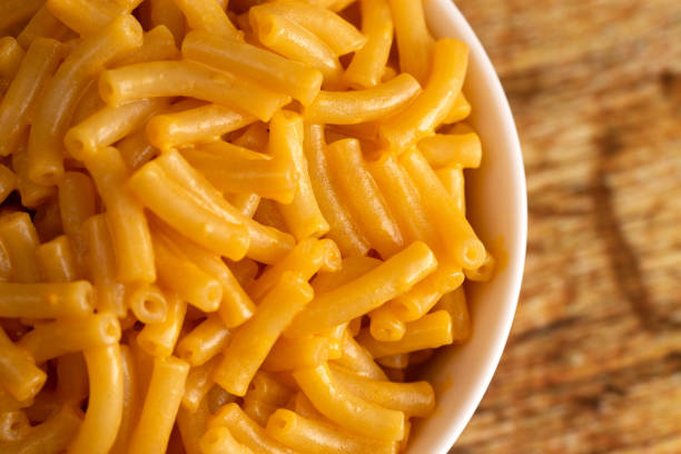 istock Classic Boxed Mac and Cheese in a White Bowl 1083507184