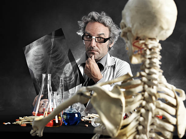 mad 医師が患者 - scientist bizarre halloween mad scientist ストックフォトと画像