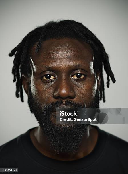Hombre Real Foto de stock y más banco de imágenes de Afrodescendiente - Afrodescendiente, Retrato, Barba - Pelo facial