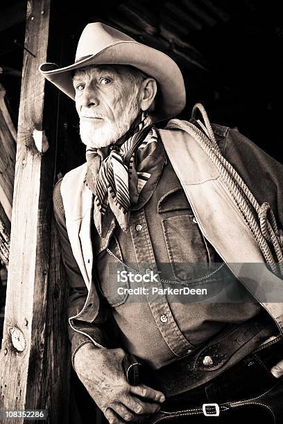 Bella Cowboy - Fotografie stock e altre immagini di Cowboy - Cowboy, Barba - Peluria del viso, 65-69 anni