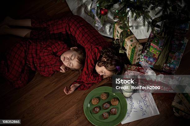 Attesa Di Santa - Fotografie stock e altre immagini di Dormire - Dormire, Natale, Biscotto secco