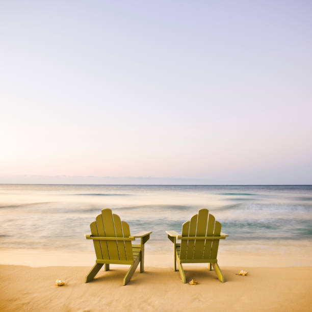 adirondack チェア、ビーチ - outdoor chair adirondack chair beach gulf of mexico ストックフォトと画像