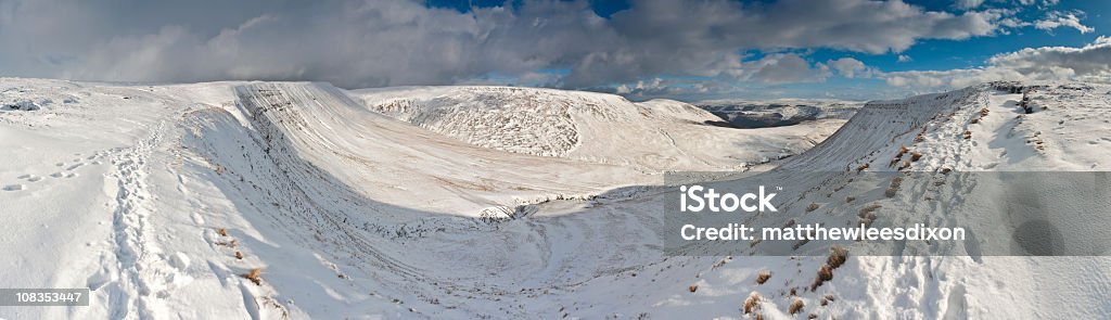 Espetaculares montanhas cobertas de neve, Brecon Beacons, País de Gales, Reino Unido - Foto de stock de Ausência royalty-free