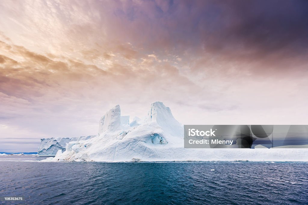 Арктический угрюмая Sunrise Кочанный Север Запад Гренландия - Стоковые фото Северный Полюс роялти-фри