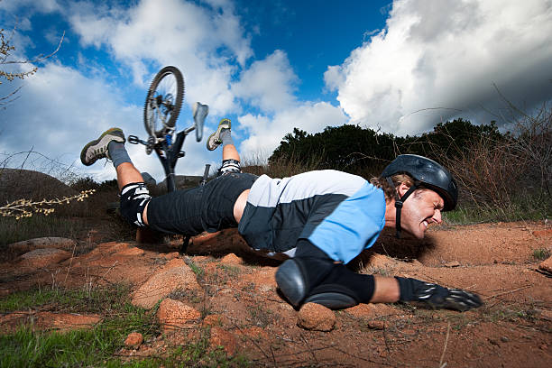extreme mountain biker - cycling bicycle mountain bike sport - fotografias e filmes do acervo