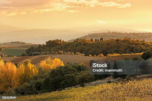 Pôr Do Sol Em Toscana - Fotografias de stock e mais imagens de Outono - Outono, Região de Chianti, Val d'Orcia