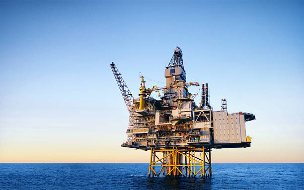 piattaforma petrolifera - offshore drilling foto e immagini stock
