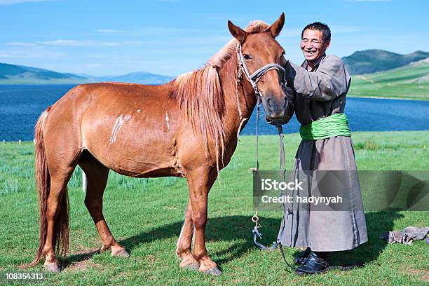 Foto de Mongol Cavalo Rider e mais fotos de stock de Cavalo - Família do cavalo - Cavalo - Família do cavalo, Cultura mongol, Ficar de Pé