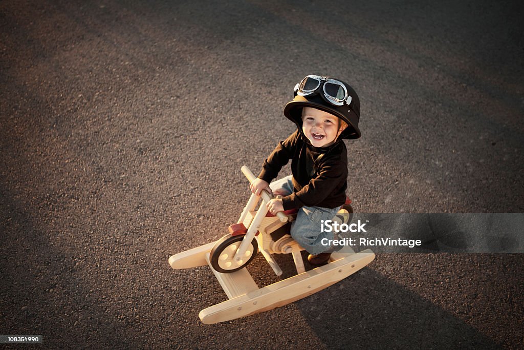 Joven motociclista - Foto de stock de Motocicleta libre de derechos