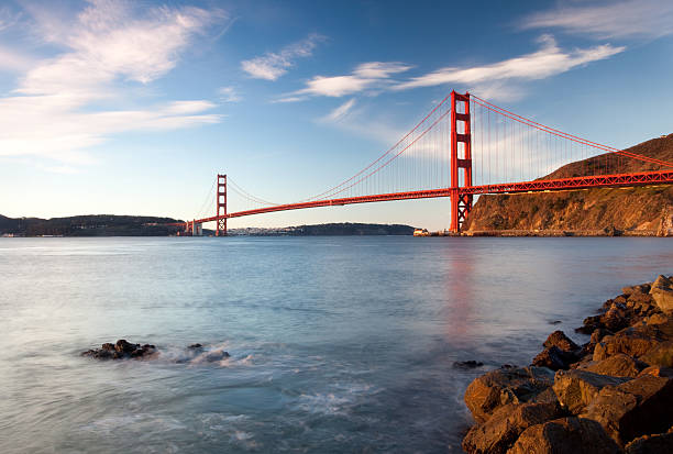 golden gate bridge krajobraz z wodą - marin headlands zdjęcia i obrazy z banku zdjęć