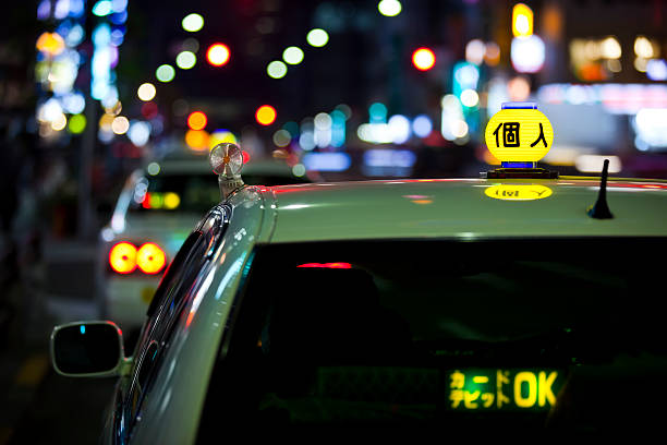 夜には、東京でタクシー