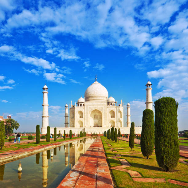 istock Taj Mahal in India 108365121