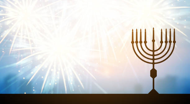 black silhouette illustration of candlestick menorah on blur city night sky outside buildings view from rooftop with group of exploding fireworks background with bokeh and bulbs light for hanukkah tradition festival season concept negro ilustración silueta de menorá candelabro de desenfoque cielo ciudad edificios fuera visión desde azotea con grupo del estallido fondo de fuegos artificiales con bokeh y bombillas de luz para concepto temporada festival de hanukkah tradición