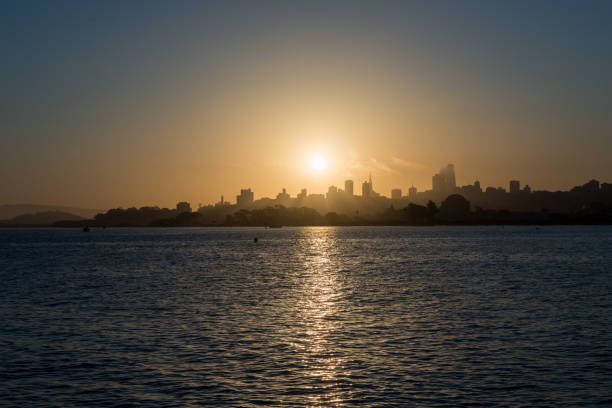 istock The sunrise over downtown San Francisco 1083738698
