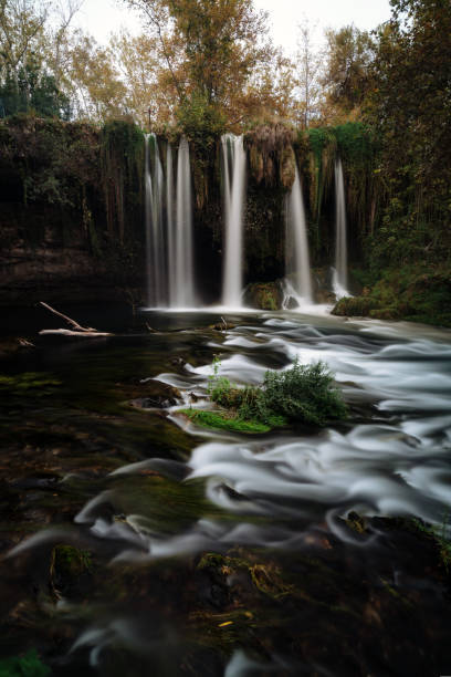 cachoeiras de duden, longa exposição - waterfall antalya turkey forest - fotografias e filmes do acervo
