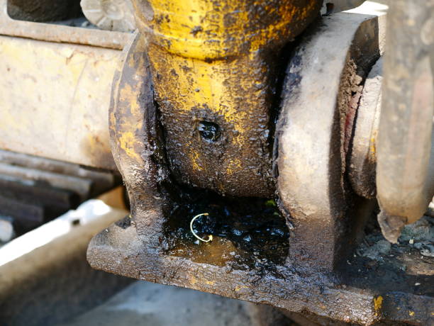 гидравлическая поршневая система cylinder - hydraulic platform valve lever construction equipment стоковые фото и изображения